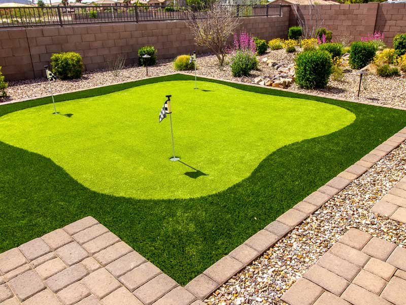 outdoor putting green